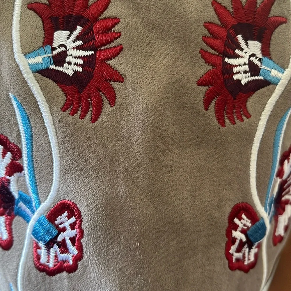Carlos Santana Alexia boots taupe w/vibrant red,blue & white embroidery Size 6